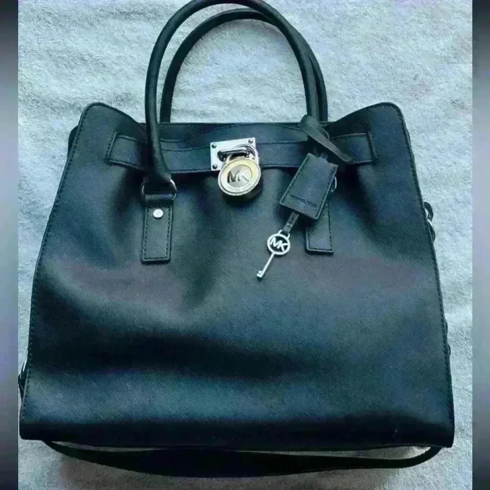 Micheal Kors black shoulder bag
